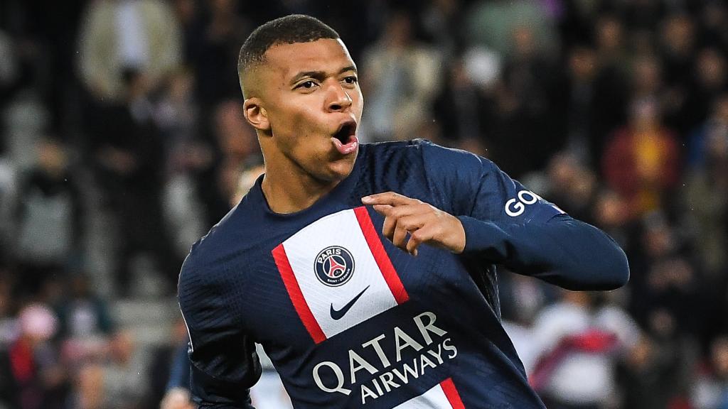 Kylian Mbappé celebra un gol con el PSG