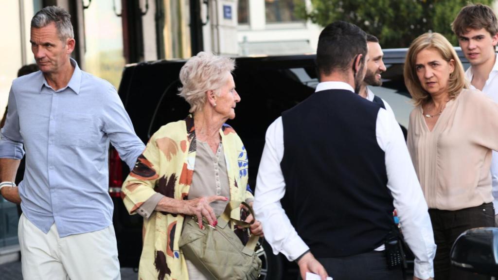 La familia Urdangarin y la Inftanta Cristina en Ginebra el pasado junio
