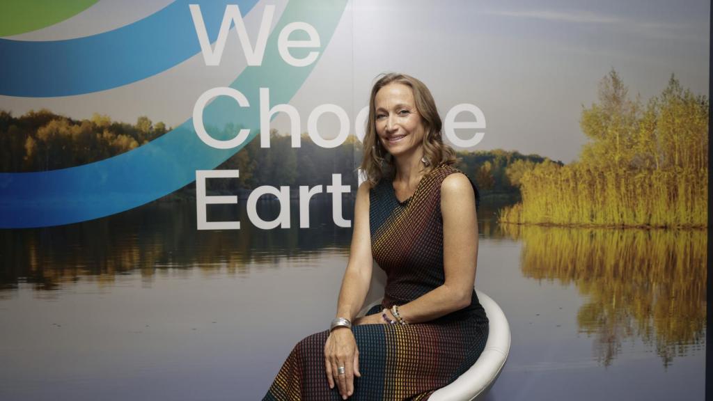 Céline Cousteau momentos previos a ofrecer su ponencia.