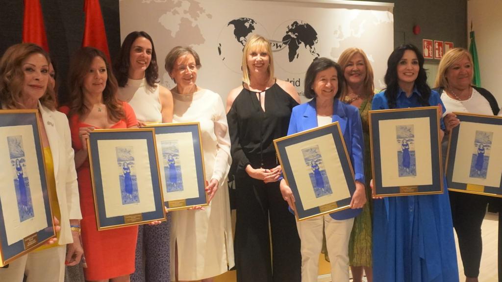 Las premiadas por BPW-SPAIN con el premio Lena Madesin Phillips.