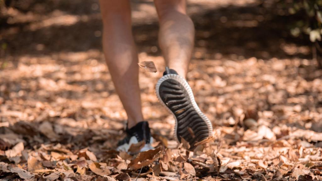 El sencillo truco para llevar las zapatillas sin calcetines y que no huelan a sudor.