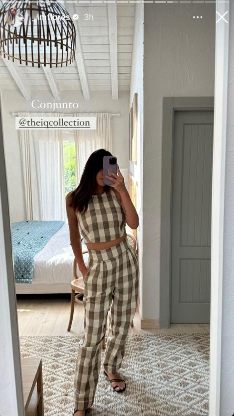 Laura Matamoros con un conjunto de IQ Collection.