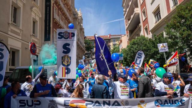 El SUP y la AUGC se manifiestan ante las puertas del Ministerio del Interior este mes de mayo.