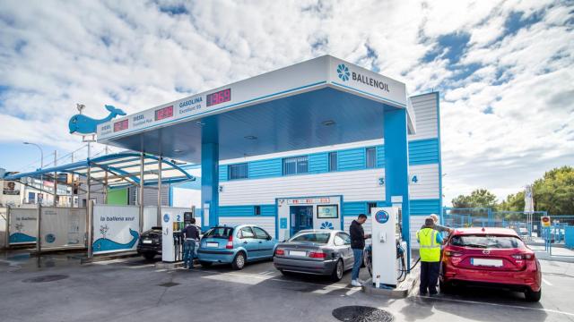 Estación de servicio Ballenoil.