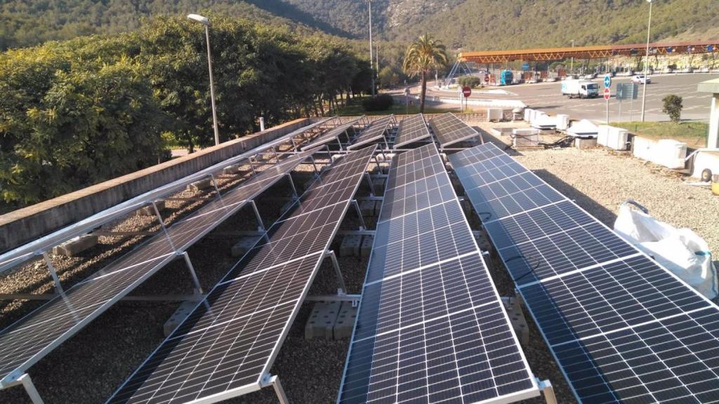 Autopistas con paneles solares