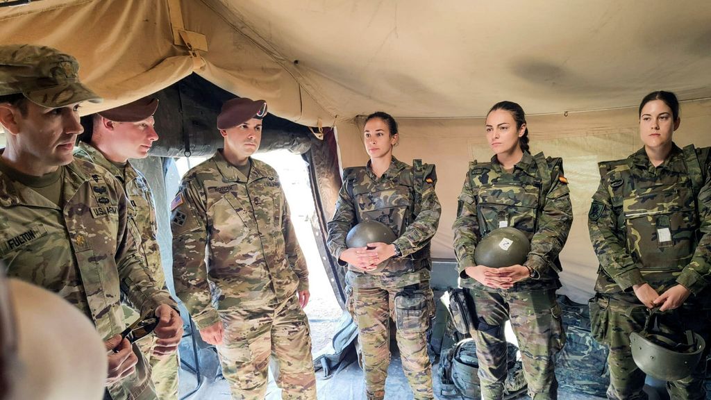 Un grupo de militares esapañoles en una misión.