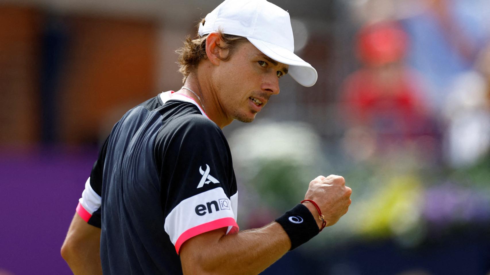 Alex de Miñaur, durante un partido en Queen's.