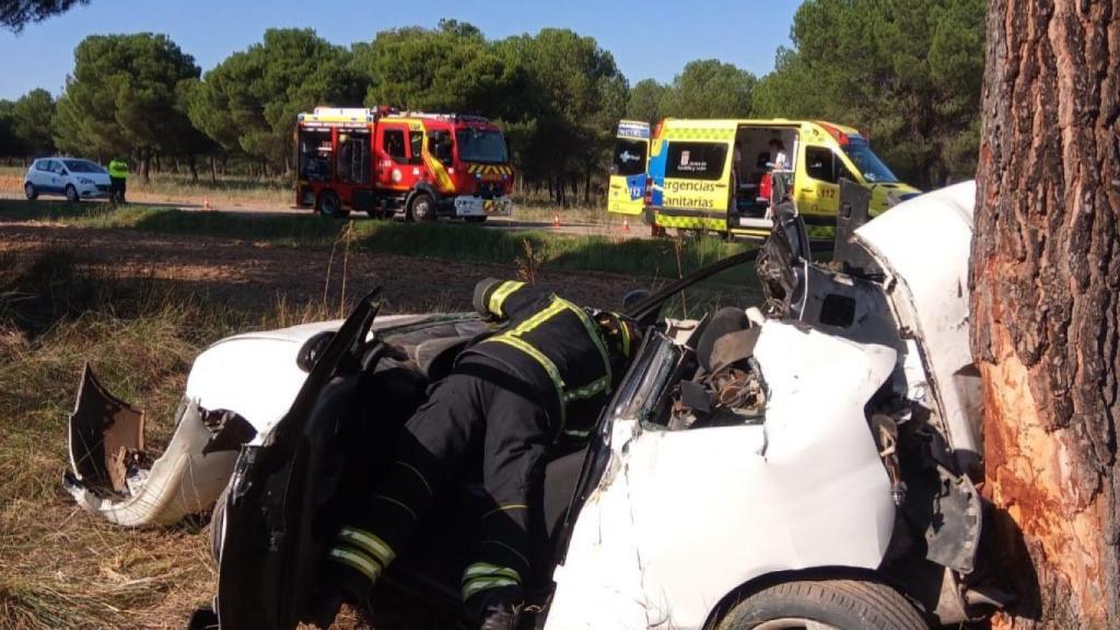 Herida una mujer tras salirse de la carretera con su coche en Nava del Rey