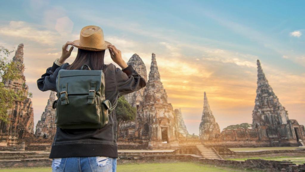 Una mujer descubriendo Tailandia.