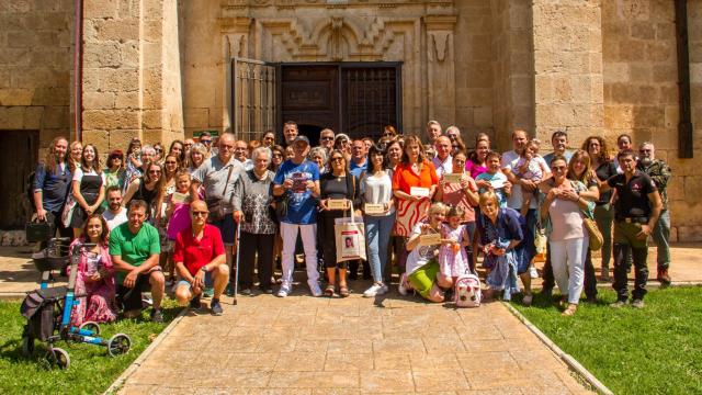 Algunos de los asistentes al acto-homenaje de la Unidad Canina de Rescate y Salvamento de Arrate a personas desaparecidas