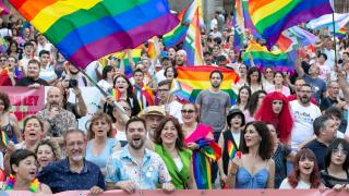 El colectivo LGTBI se echa a la calle en Toledo mirando con preocupación hacia el Ayuntamiento