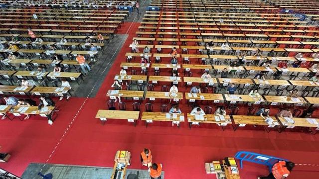 Recinto ferial de Silleda (Pontevedra) durante las oposiciones del Sergas.