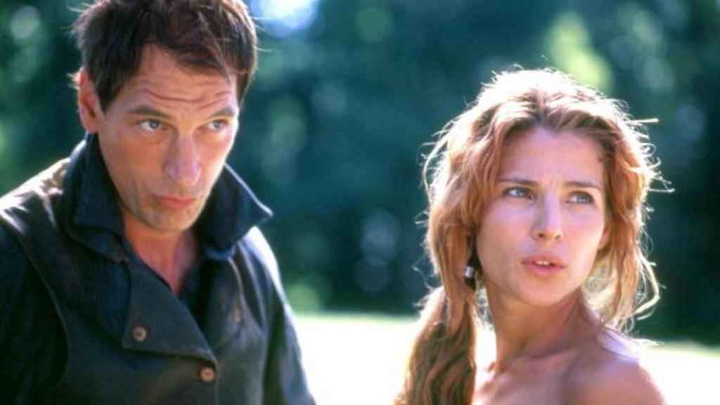Julian Sands junto a Elsa Pataky en 'Romasanta'.