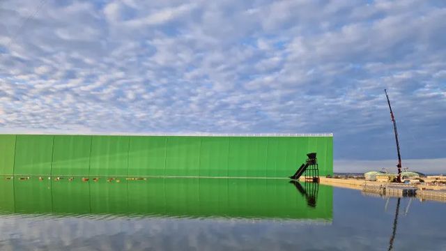 El tanque de agua empleado para rodar esta película en Alicante.
