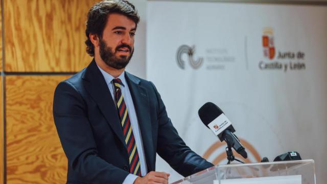 Gallardo cierra filas con la Junta y manda un mensaje a su portavoz en las Cortes