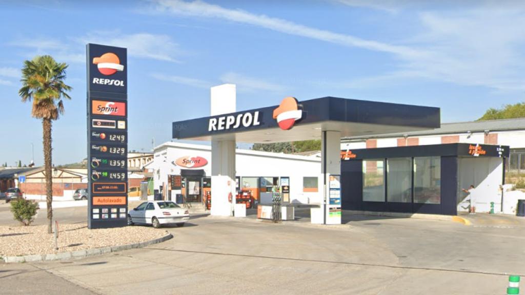 Gasolinera de Íscar en la que se encerró un hombre la pasada noche del sábado