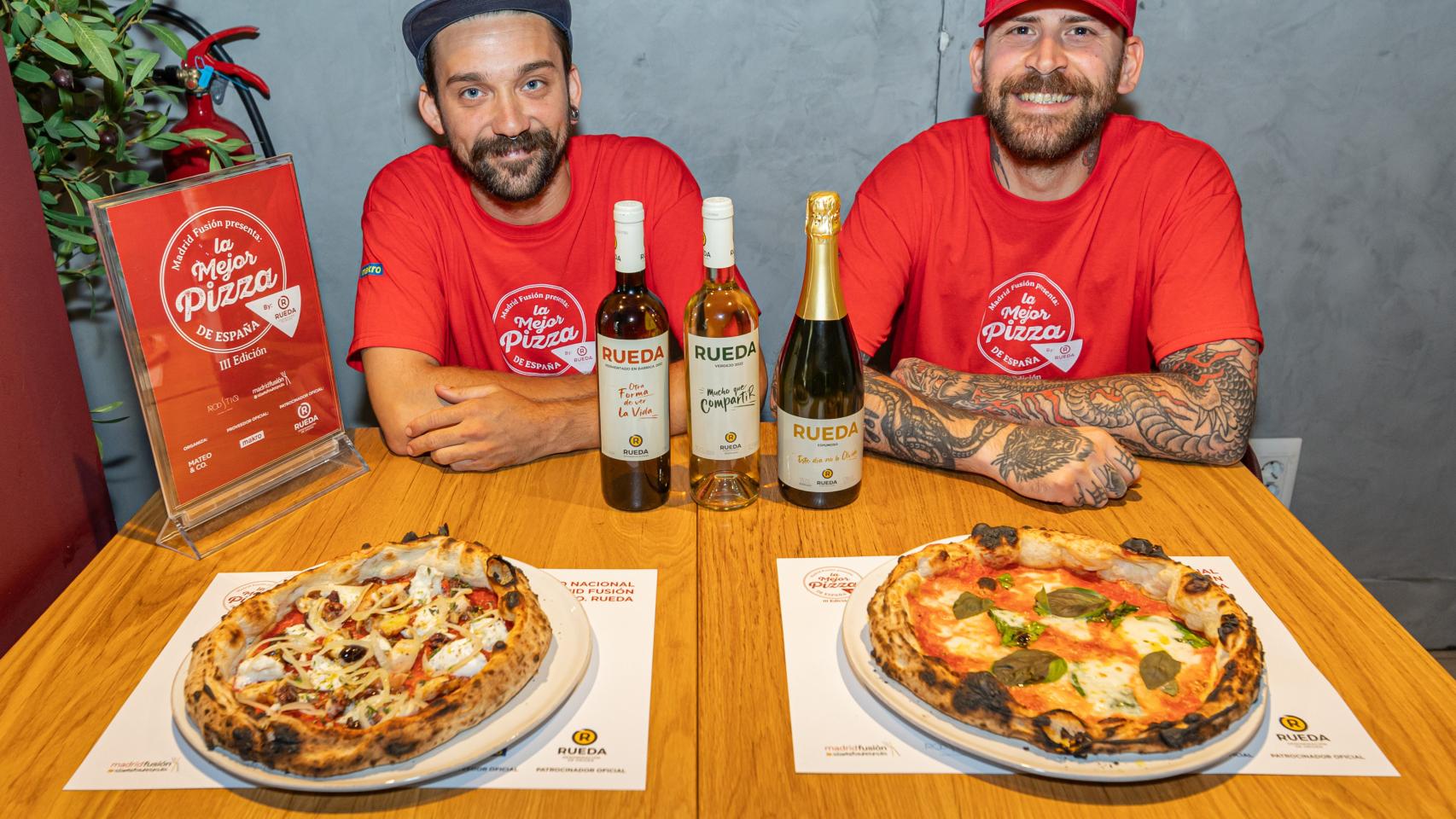 Can Pizza con sus recetas ganadoras del concurso.