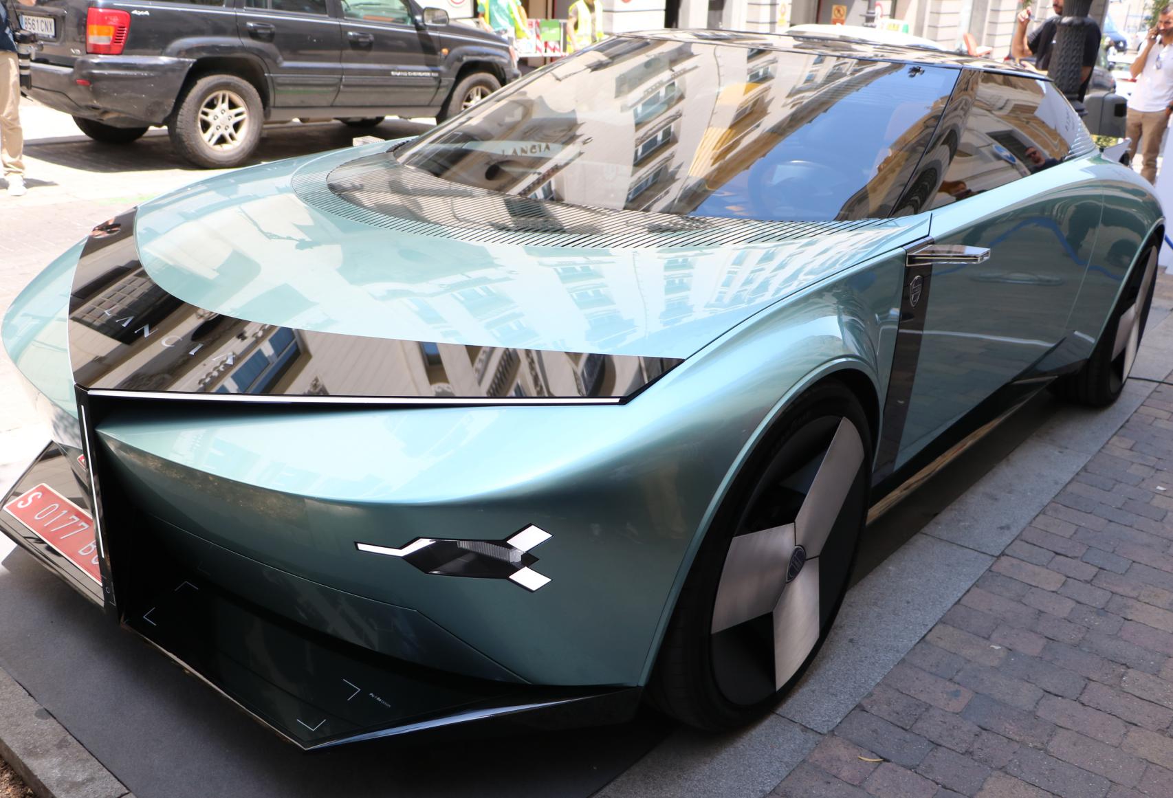 Prototipo presentado por Lancia que anticipa algunos rasgos de futuros modelos.