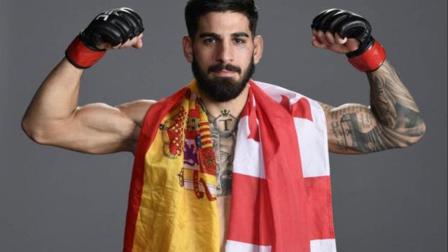 Ilia Topuria, en una sesión de fotos de la UFC