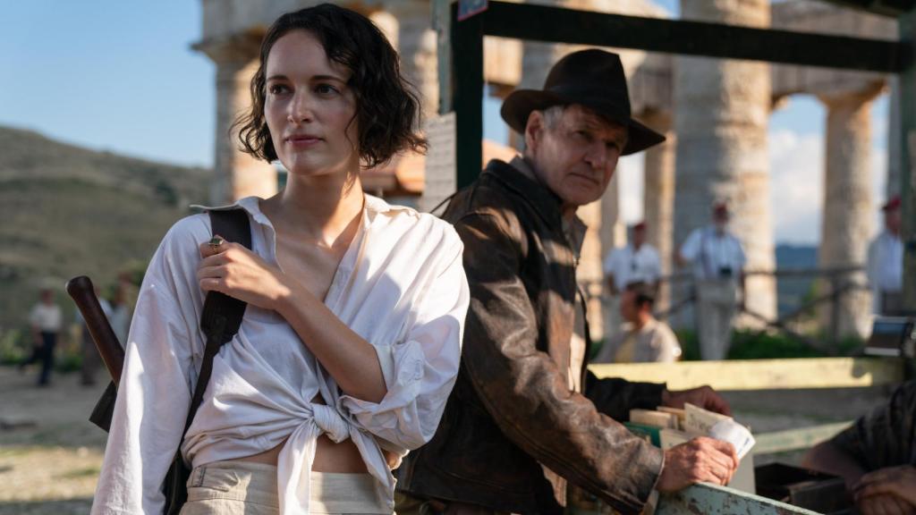 Phoebe Waller-Bridge y Harrison Ford en la película