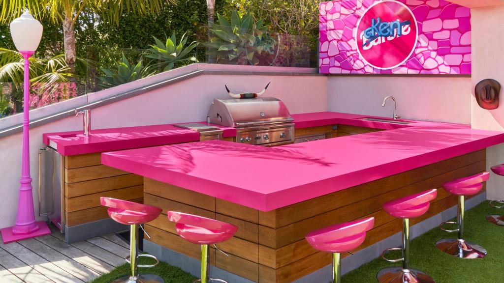 El bar piscina de Ken.