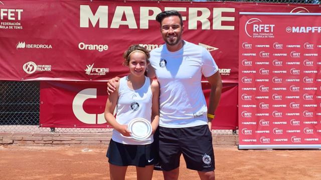 Ainara García junto a Alberto Esguevillas en las instalaciones de Barcelona