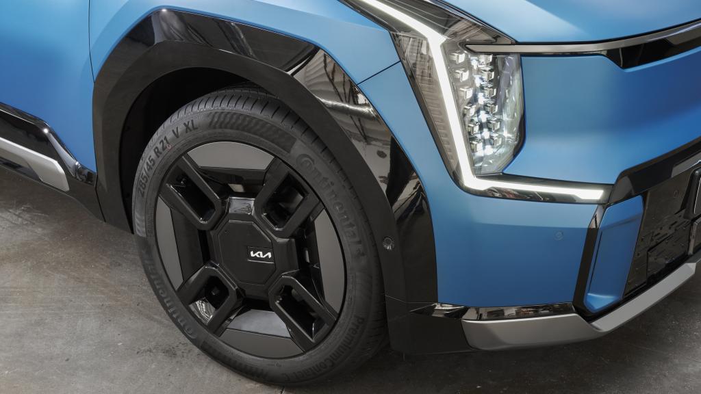 El Kia EV9 incorpora llantas de 19, 20 o 21 pulgadas.