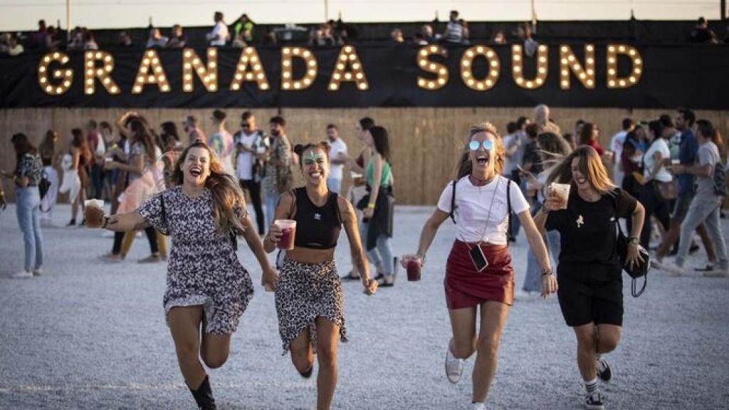 Varias chicas en el DCODE Festival.