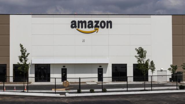 Fachada Amazon.