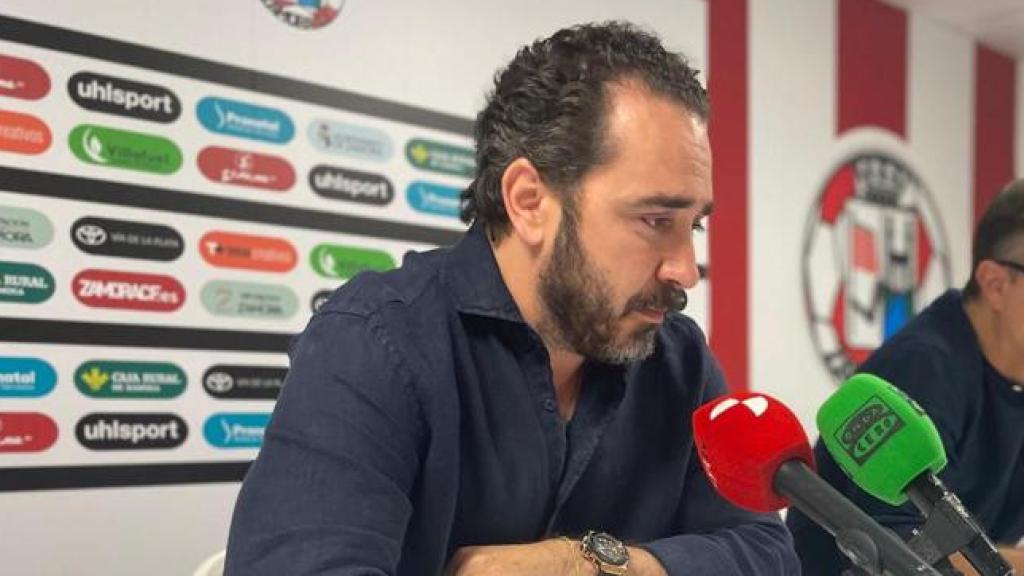 Víctor de Aldama (izquierda), presidente del Zamora CF, y César Villafañe (derecha), ya exdirector deportivo del club