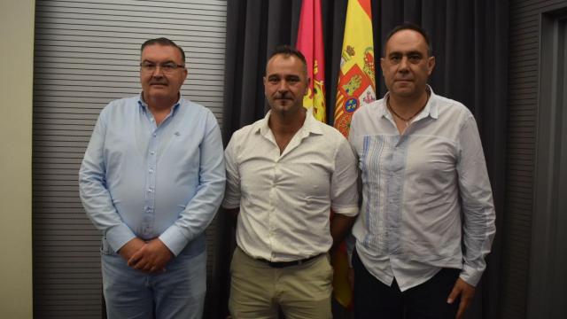 Valentín Martínez, Roberto Aller y Emilio Martínez, durante su elección