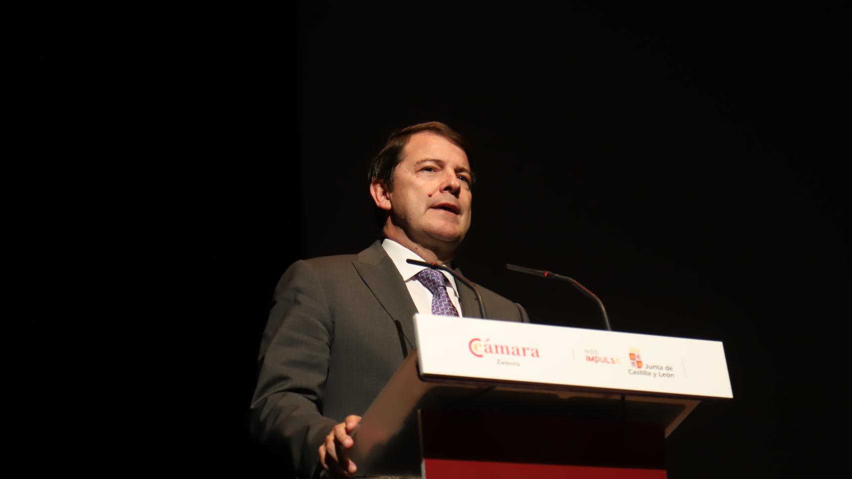 Alfonso Fernández Mañueco en la 35 edición de los Premios Mercurio y Vulcano