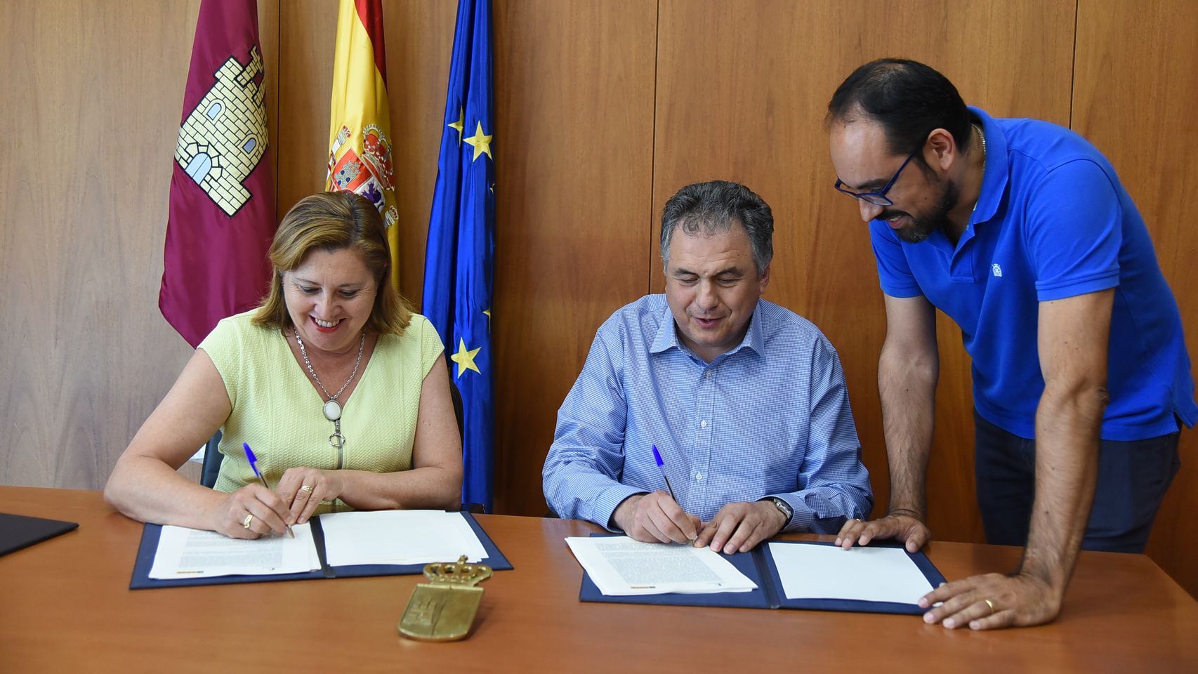 Momento de la firma.