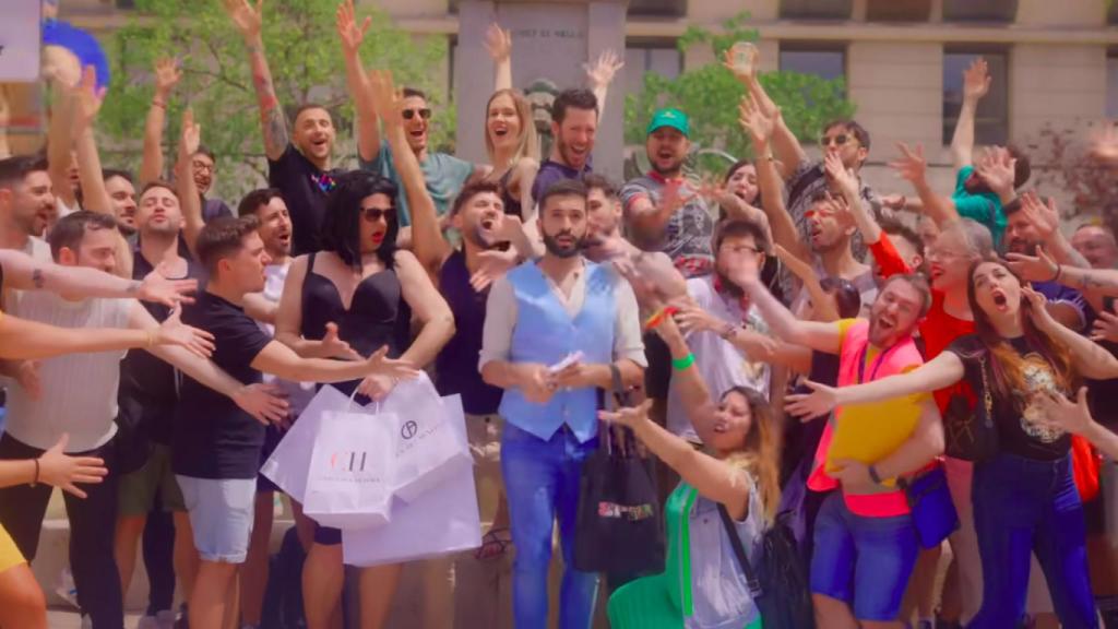 Captura del videoclip de Keunam que versiona 'La Bella y la Bestia'.