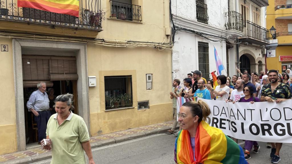 La manifestación recorre las calles de Náquera.