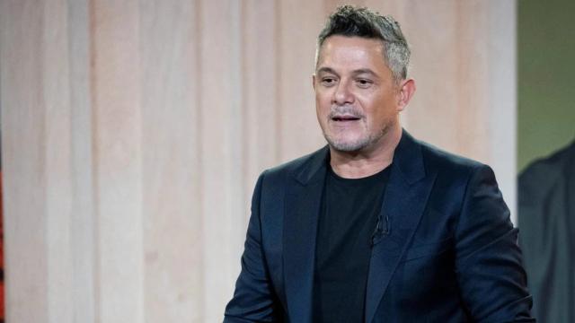 Alejandro Sanz durante un acto público
