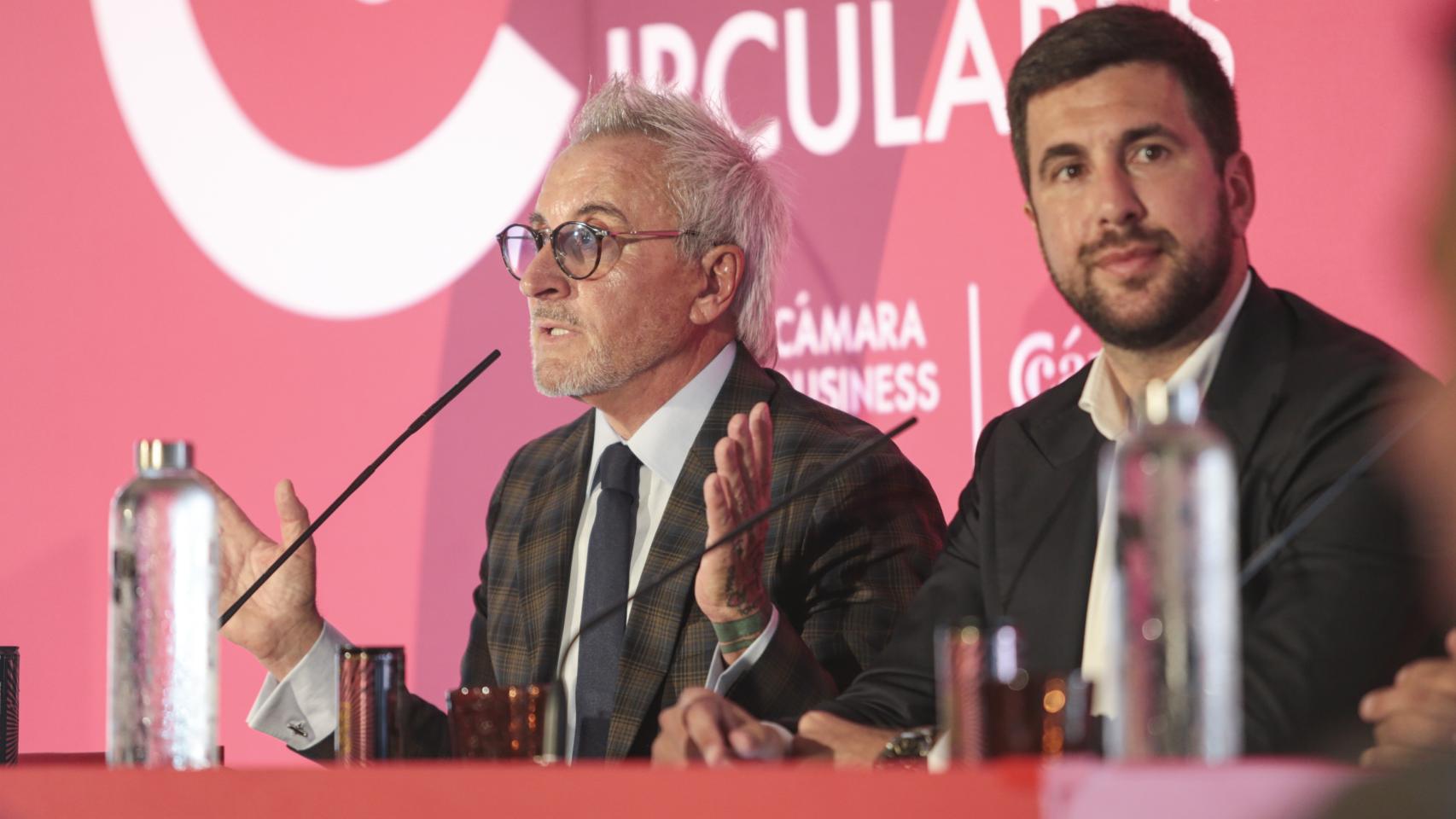 Jesús Navarro, vicepresidente de la Cámara, y Enrique Riquelme, durante el encuentro.