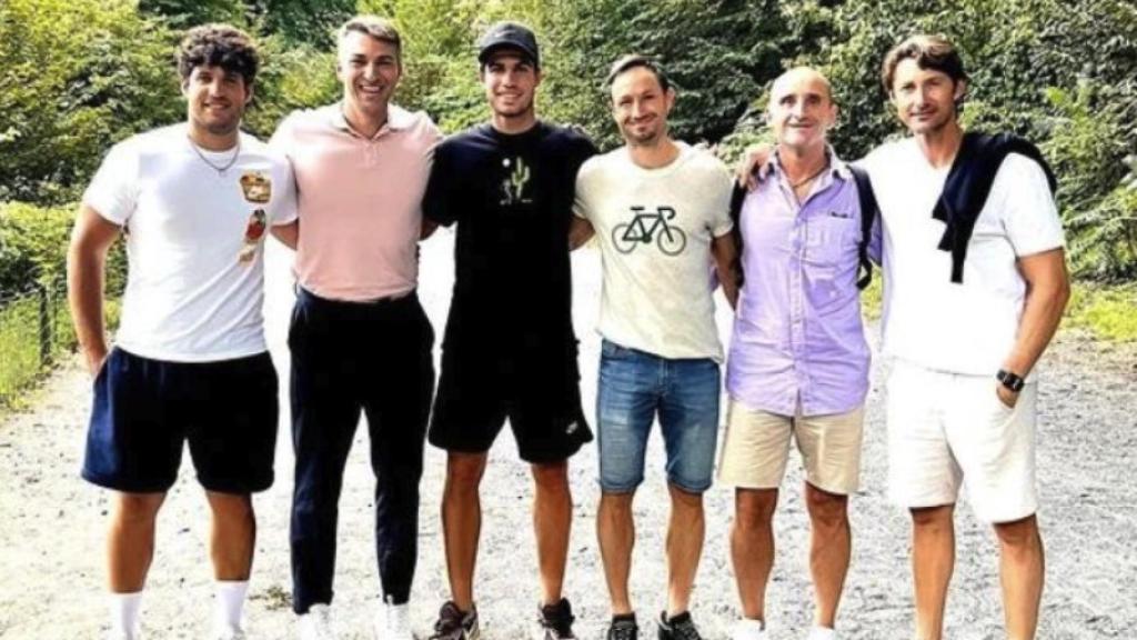 El hermano de Alcaraz, Juanjo López, Carlos Alcaraz, Juanjo Moreno, Albert Molina y Juan Carlos Ferrero