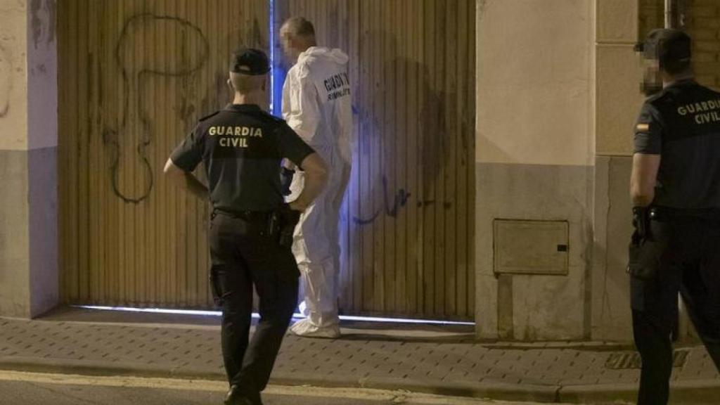 Agentes de la Guardia Civil, este miércoles por la noche, nada más tener conocimiento de la muerte de Pedro 'El Cabra'.