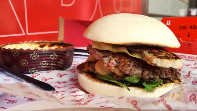 La Chinatown Burger, en la gastroneta del GoXO Alicante.