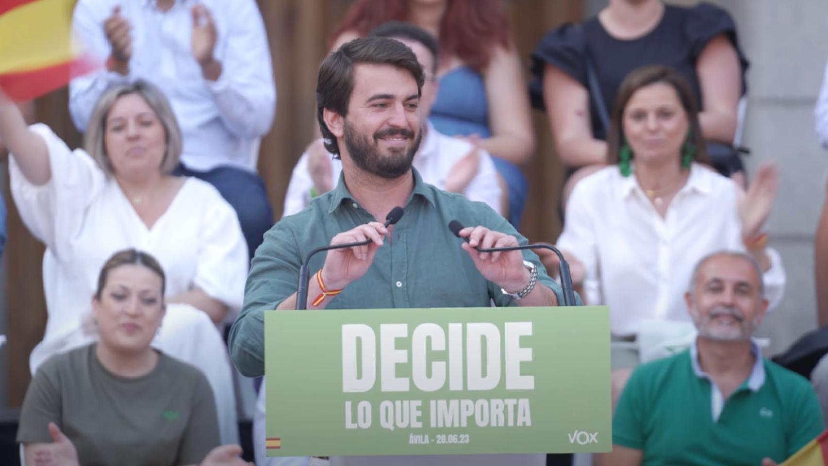 El vicepresidente de la Junta, Juan García-Gallardo, durante su participación en el mítin en Ávila este miércoles.