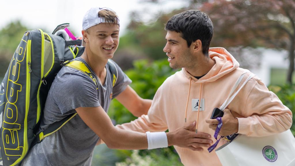 Holger Rune y Carlos Alcaraz en Wimbledon