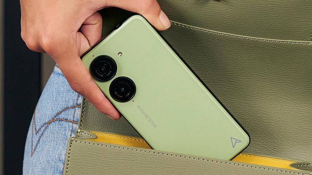 El ASUS Zenfone 10 se podrá transportar más fácilmente por su tamaño