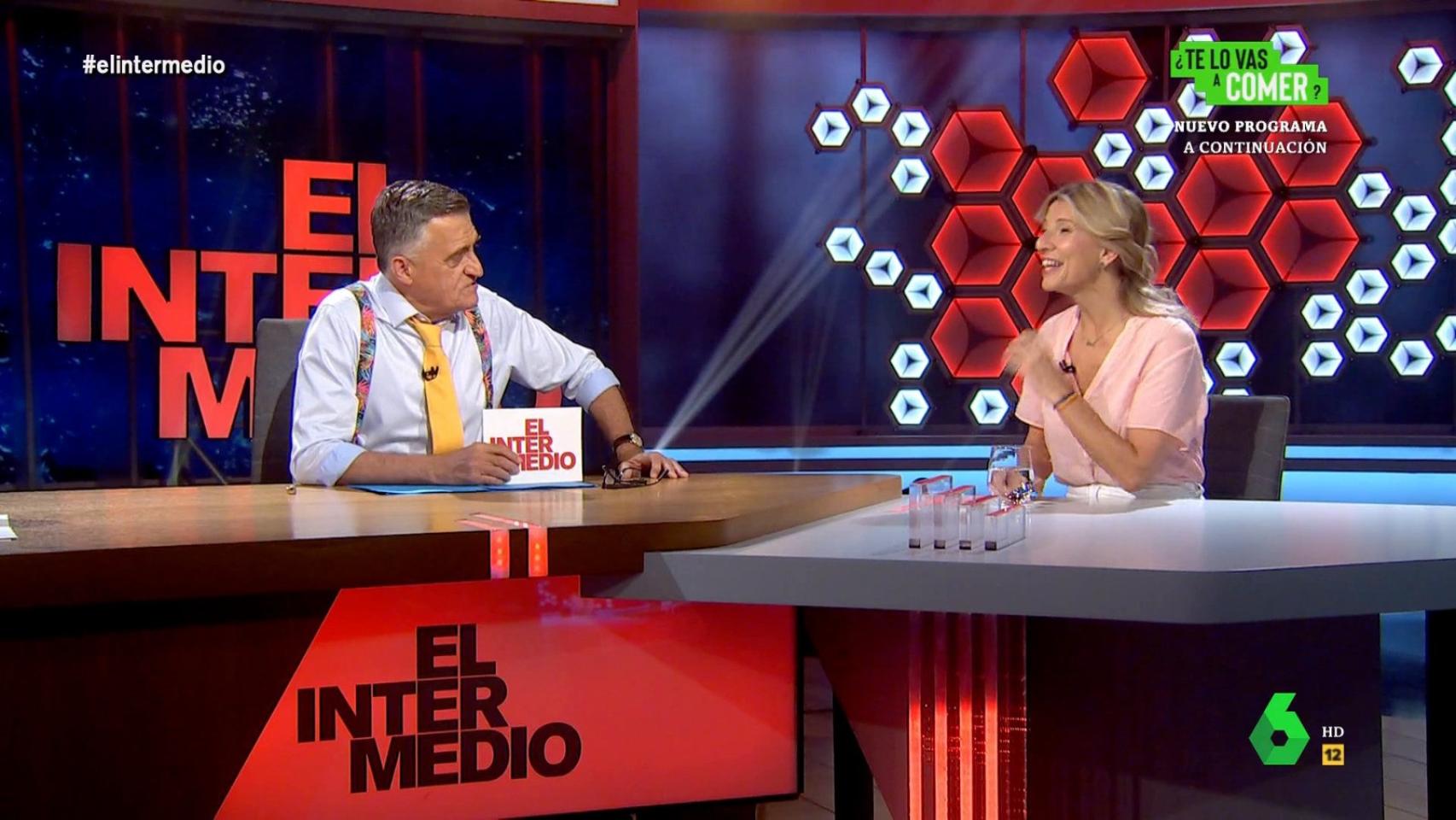 Yolanda Díaz junto al Gran Wyoming, este jueves en el plató del programa 'El Intermedio' de La Sexta.