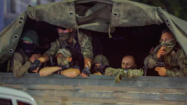 Combatientes del Wagner regresan al cuartel de Rostov del Don, el pasado sábado.