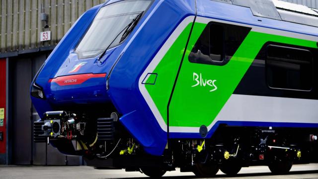 El tren Blues que opera en varias líneas de cercanías en Italia