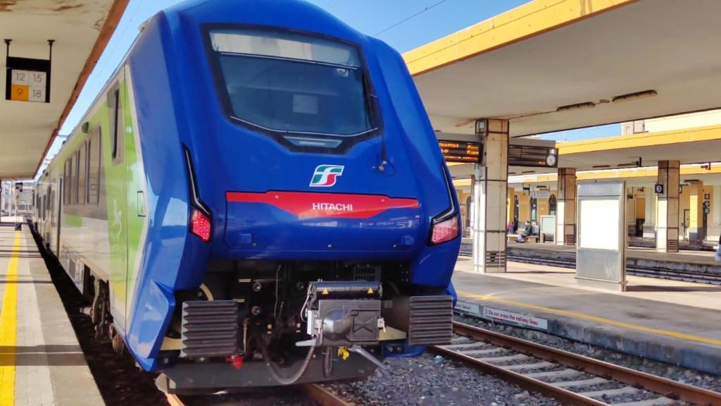 Uno de los trenes Blues en una estación