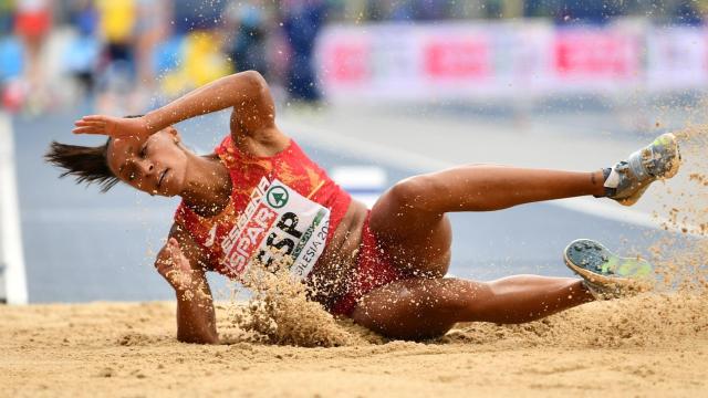 La española Ana Peleteiro compite en la prueba femenina de Triple Salto durante los Juegos Europeos de Cracovia 2023.