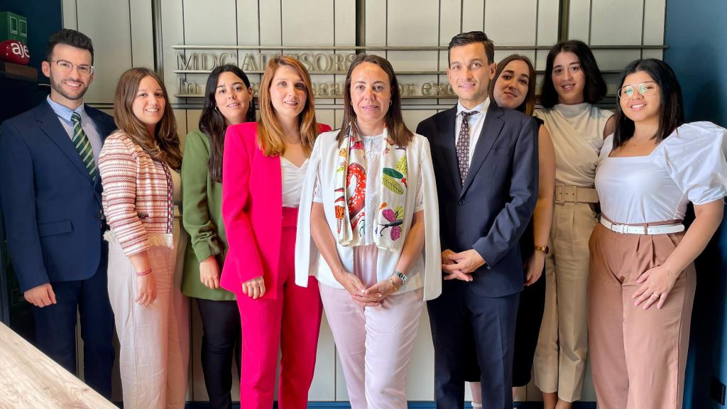 El equipo de MDG Advisors, con Diouri en el centro de la imagen.