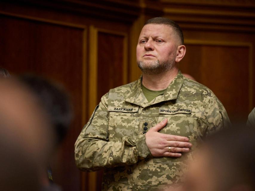Valerii Zaluzhnyi, todavía como máximo comandante, en una sesión parlamentaria.